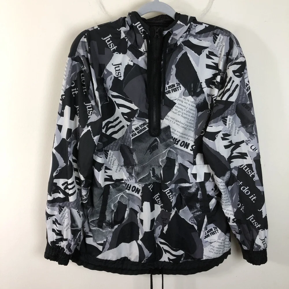 Nike Just Do It Newsprint Windbreaker Running Jacket Women's Sz M Black White